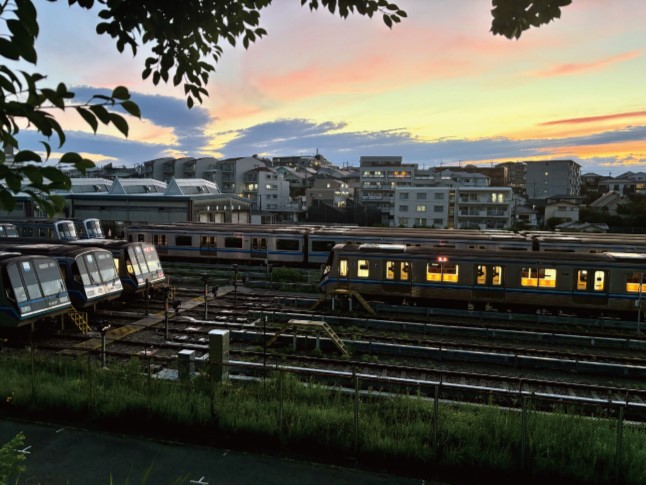6月 「黄昏の車両基地」(撮影者:sakurasou3636さん)